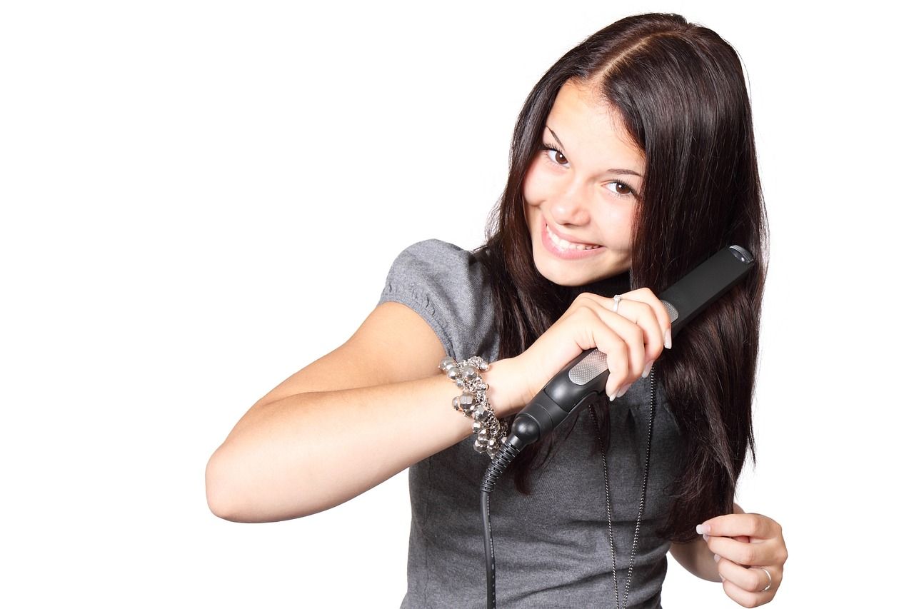 Prostowanie włosów - jak zrobić to w domowych warunkach?