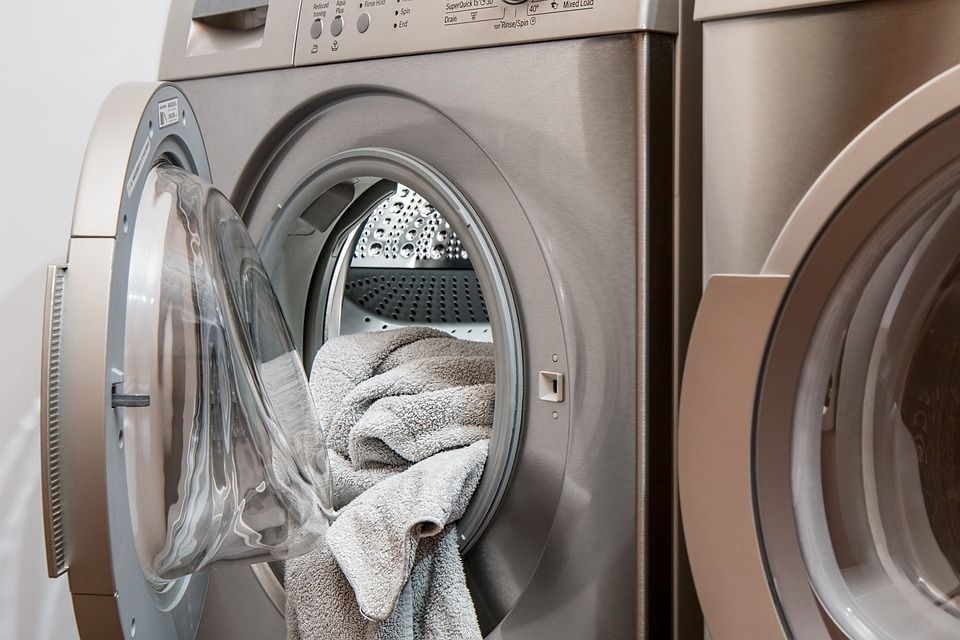 Jak odpowiedni środek do prania może przedłużyć żywotność naszych ubrań?